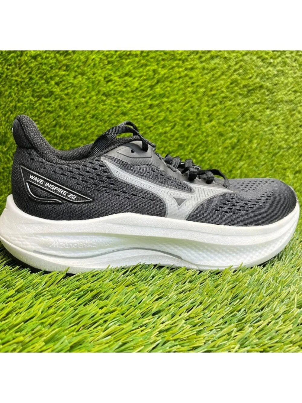Mizuno Wave Inspire 22 Womens Size 7.5 Black White Road Running Shoes Sneakers